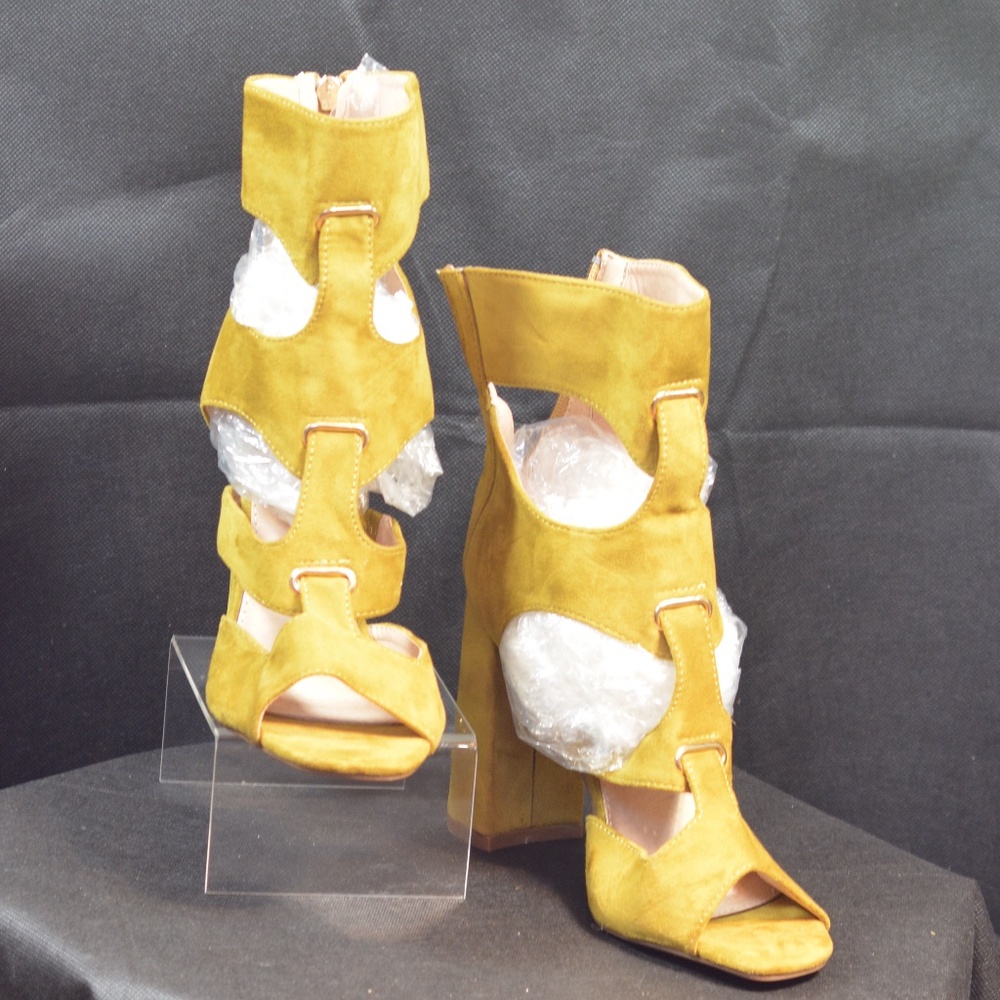 Suede Sandal Booties Sz 9 Cape Robin New